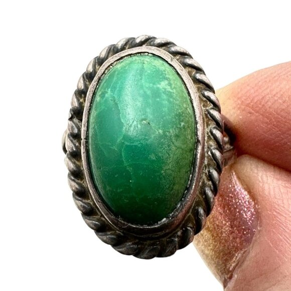 Vintage American Southwest Sterling Silver Turquoise Ring 5.5 Grams Size 6 - Picture 1 of 2